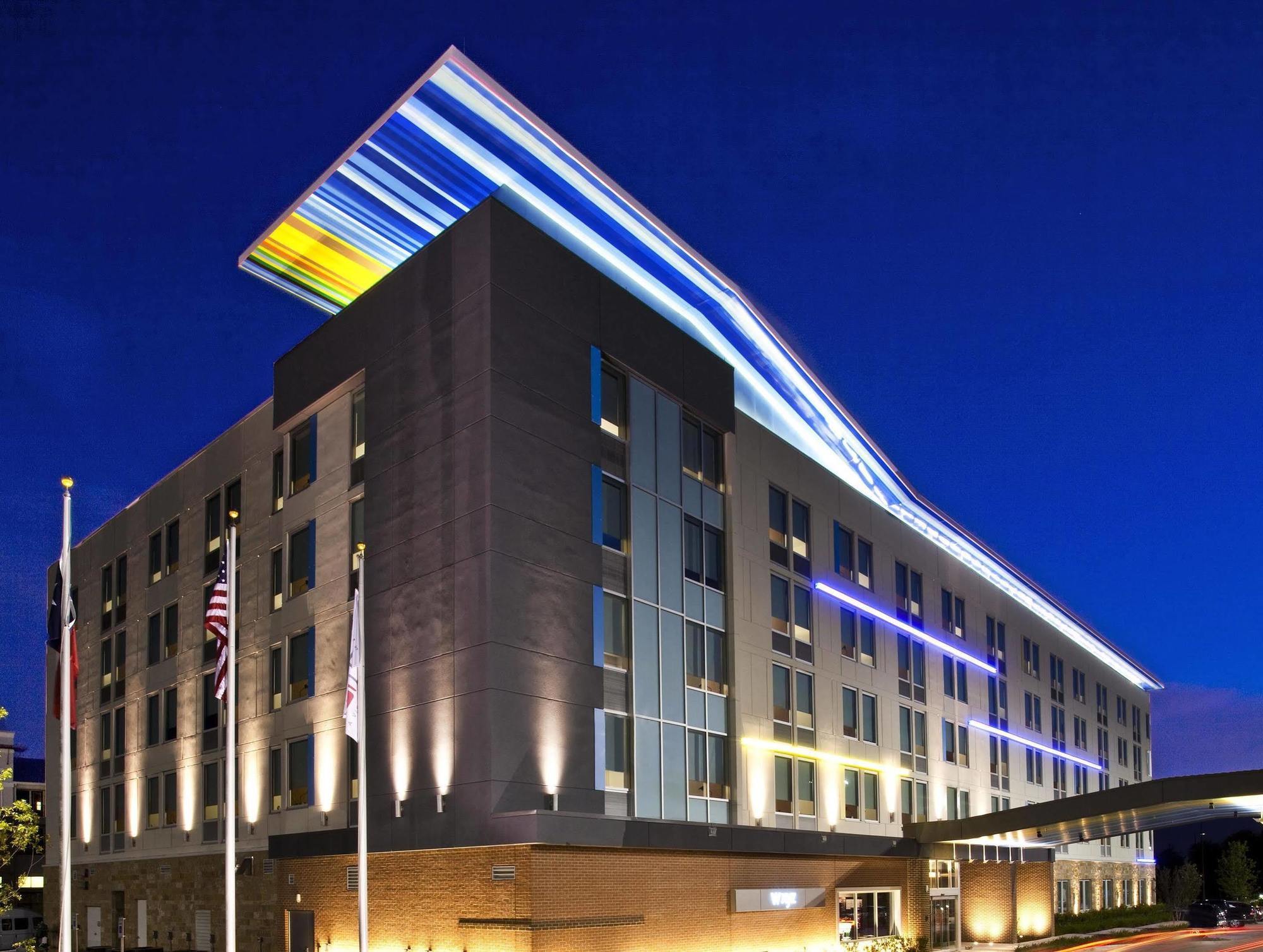 Aloft Hotel 4*