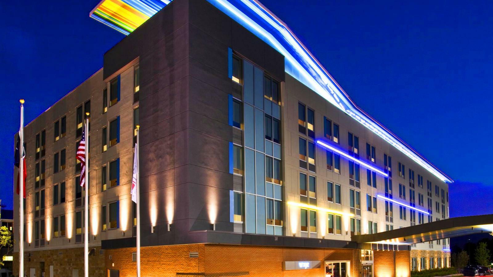 Aloft Hotel 4*
